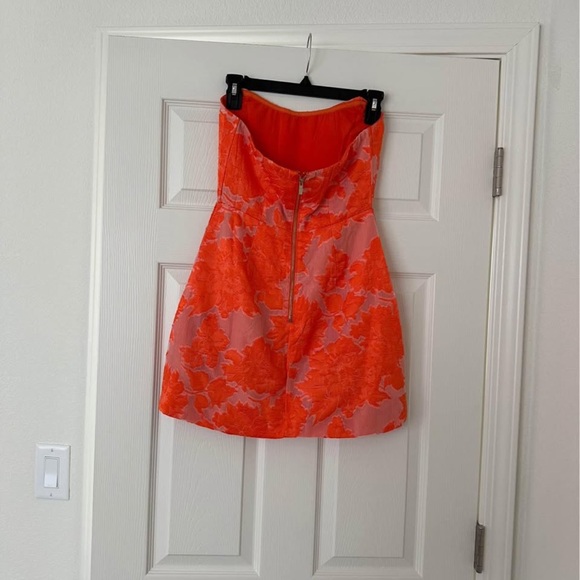 Showpo Brailey Mini Dress - size 4 - Picture 3 of 5